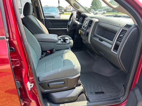Used 2015 RAM 1500 Express RWD image 21