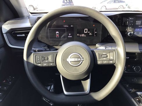 Used 2025 Nissan Kicks S FWD image 21