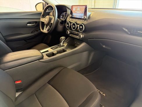 Used 2024 Nissan Sentra SV image 24