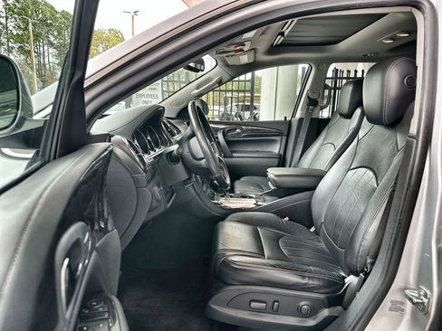 Used 2017 Buick Enclave Leather image 2