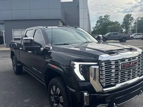 Used 2024 GMC Sierra 2500 Denali w/ Denali Reserve Package AWD/4WD image 7