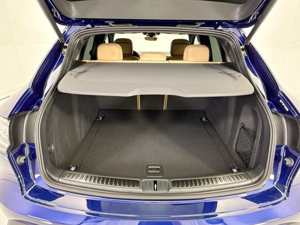 Used 2026 Porsche Macan AWD/4WD image 28