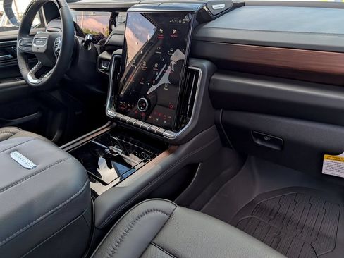 New 2026 GMC Yukon XL Denali w/ Denali Reserve Package AWD/4WD image 36