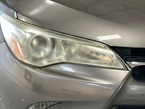 Used 2017 Toyota Camry LE FWD image 40