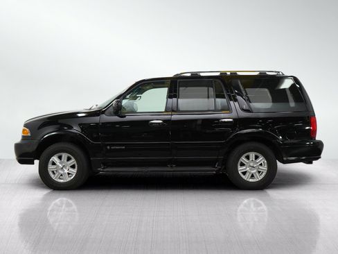 Used 2002 Lincoln Navigator 4WD image 2