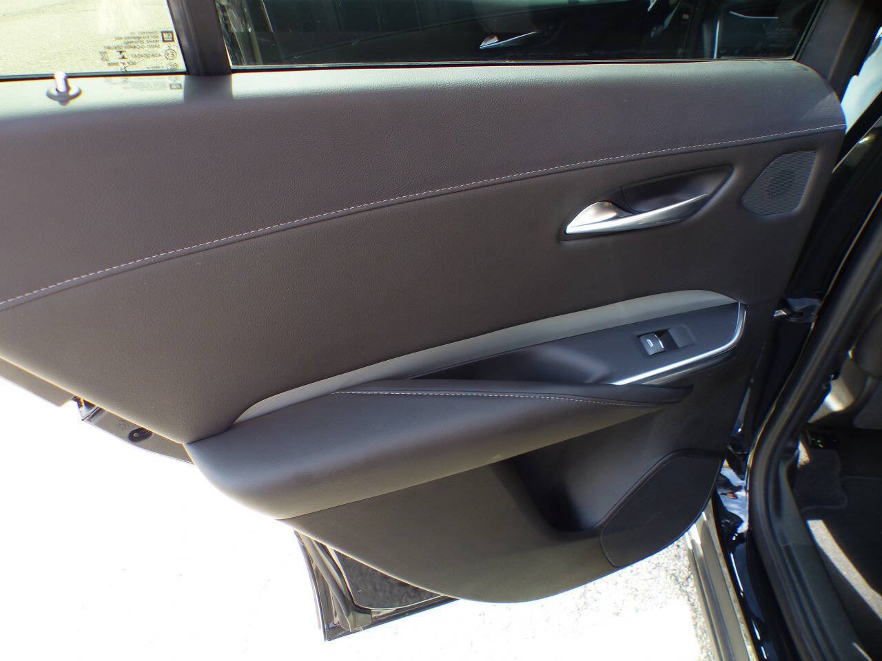 Used 2022 Cadillac XT4 Premium Luxury w/ Enhanced Visibility Package FWD image 18