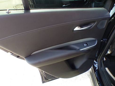 Used 2022 Cadillac XT4 Premium Luxury w/ Enhanced Visibility Package FWD image 18