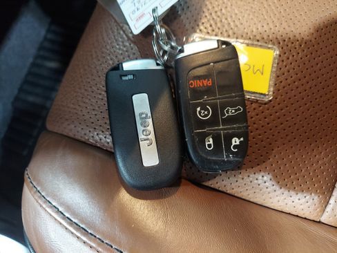 Used 2021 Jeep Grand Cherokee Summit image 21