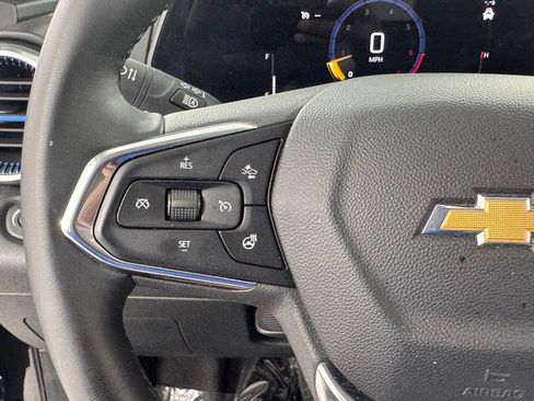 Used 2025 Chevrolet Trax LT w/ LT Convenience Package FWD image 21