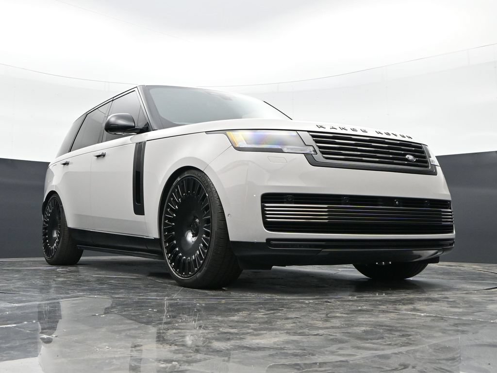 Used 2025 Land Rover Range Rover SV AWD/4WD image 45