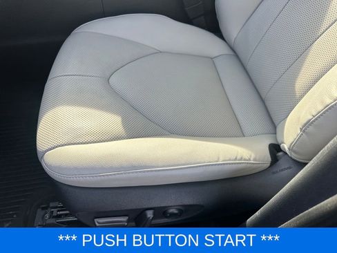 Used 2024 Toyota Grand Highlander XLE image 11