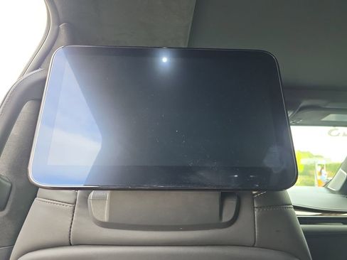 Used 2023 Cadillac Escalade Sport Platinum w/ LPO, ONYX Package image 13