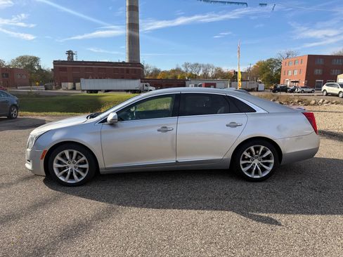 Used 2017 Cadillac XTS Luxury image 2
