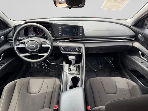 Used 2022 Hyundai Elantra SEL FWD image 19