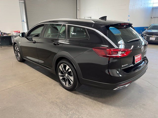 Used 2018 Buick Regal Essence w/ Sights and Sounds Package AWD/4WD image 5