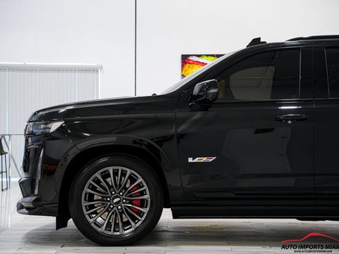 Used 2023 Cadillac Escalade V AWD/4WD image 15