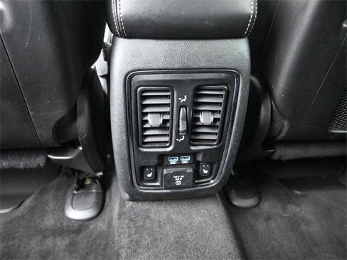 Used 2017 Jeep Grand Cherokee Limited image 35