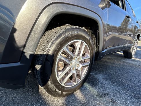 Used 2020 Jeep Compass Latitude image 17