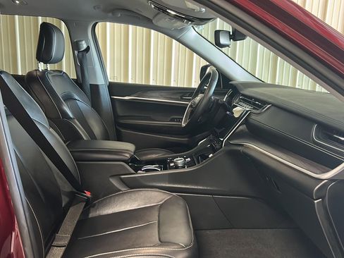 Used 2022 Jeep Grand Cherokee L Limited image 13