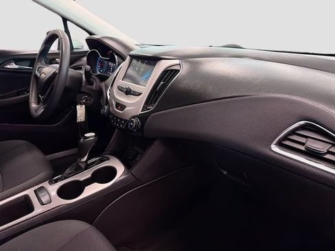 Used 2017 Chevrolet Cruze LS FWD image 23