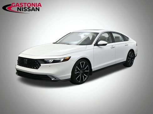 Used 2024 Honda Accord Touring image 9