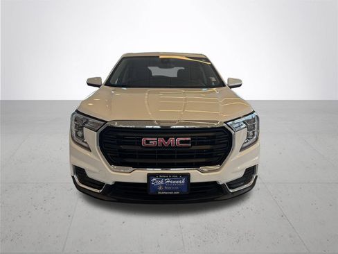 Used 2024 GMC Terrain SLE AWD/4WD image 3
