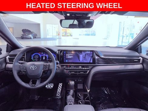 Used 2025 Toyota Camry XSE image 12