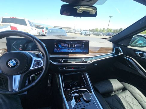 Used 2025 BMW X6 xDrive40i AWD/4WD image 6