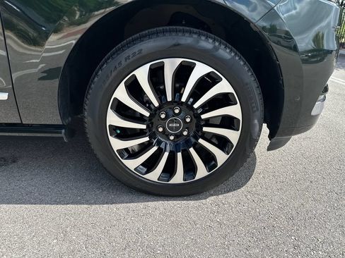 Used 2022 Lincoln Navigator L Black Label AWD/4WD image 13