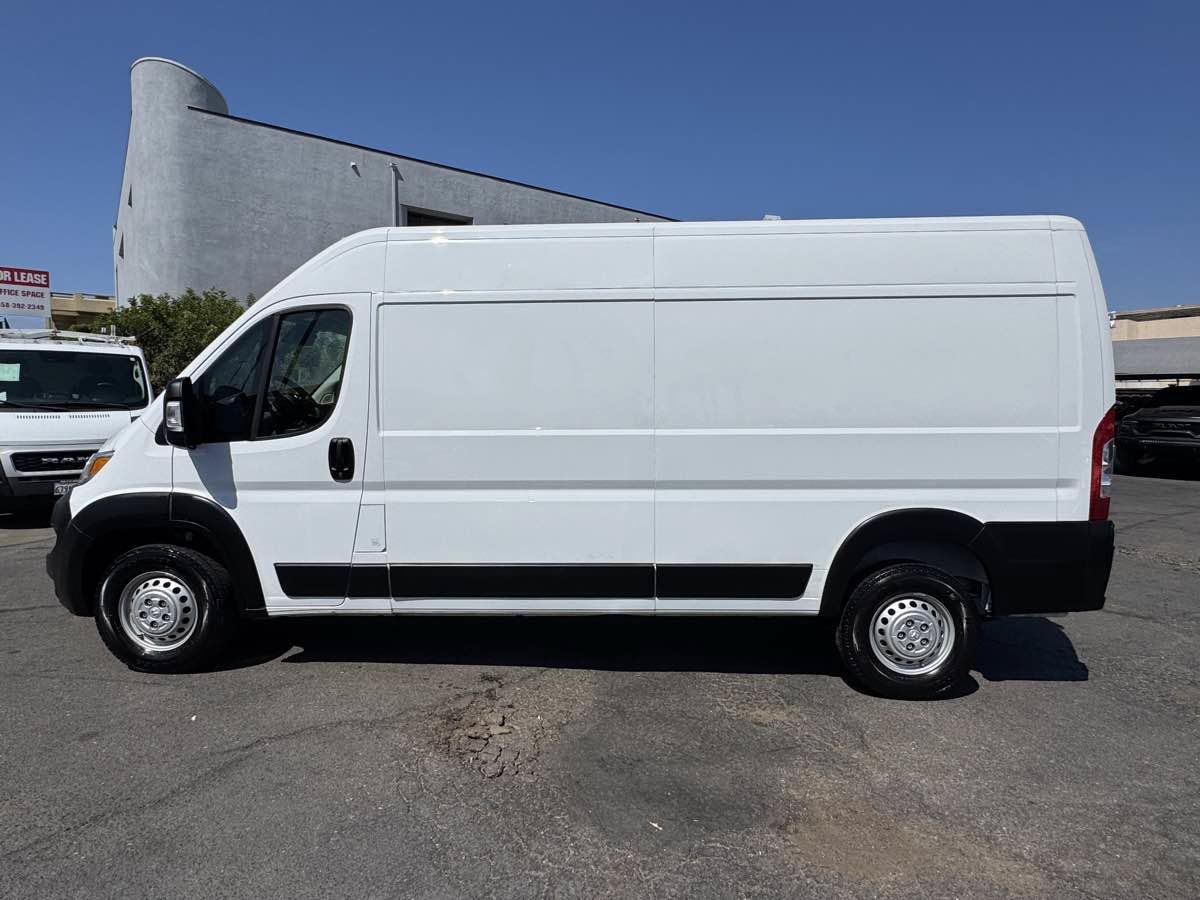Used 2025 RAM ProMaster 2500 w/ Convenience Group FWD image 6