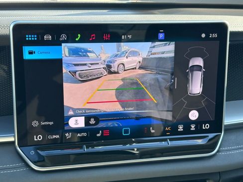 New 2026 Volkswagen Tiguan SE FWD image 25