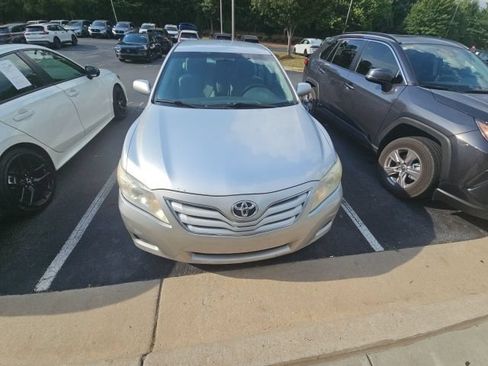 Used 2011 Toyota Camry LE w/ LE Extra-Value Pkg FWD image 6
