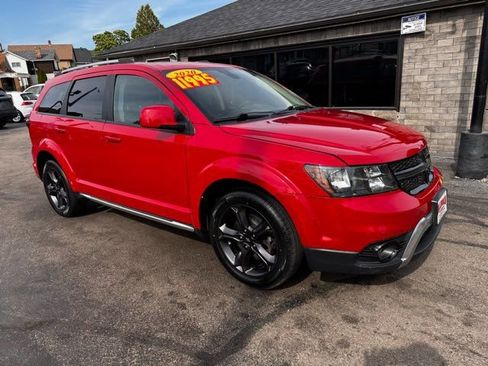 Used 2020 Dodge Journey Crossroad FWD image 1