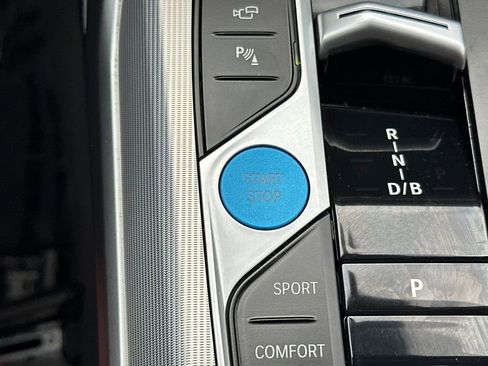 Used 2023 BMW i4 eDrive40 image 25