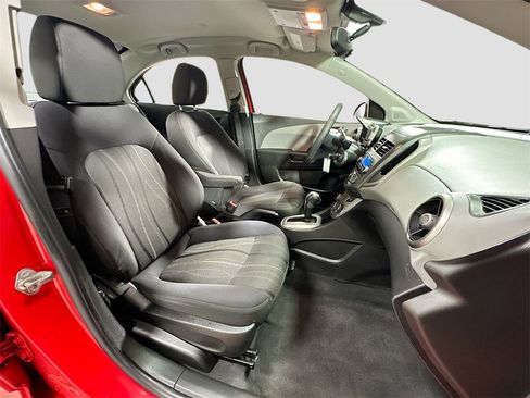 Used 2014 Chevrolet Sonic LT image 26