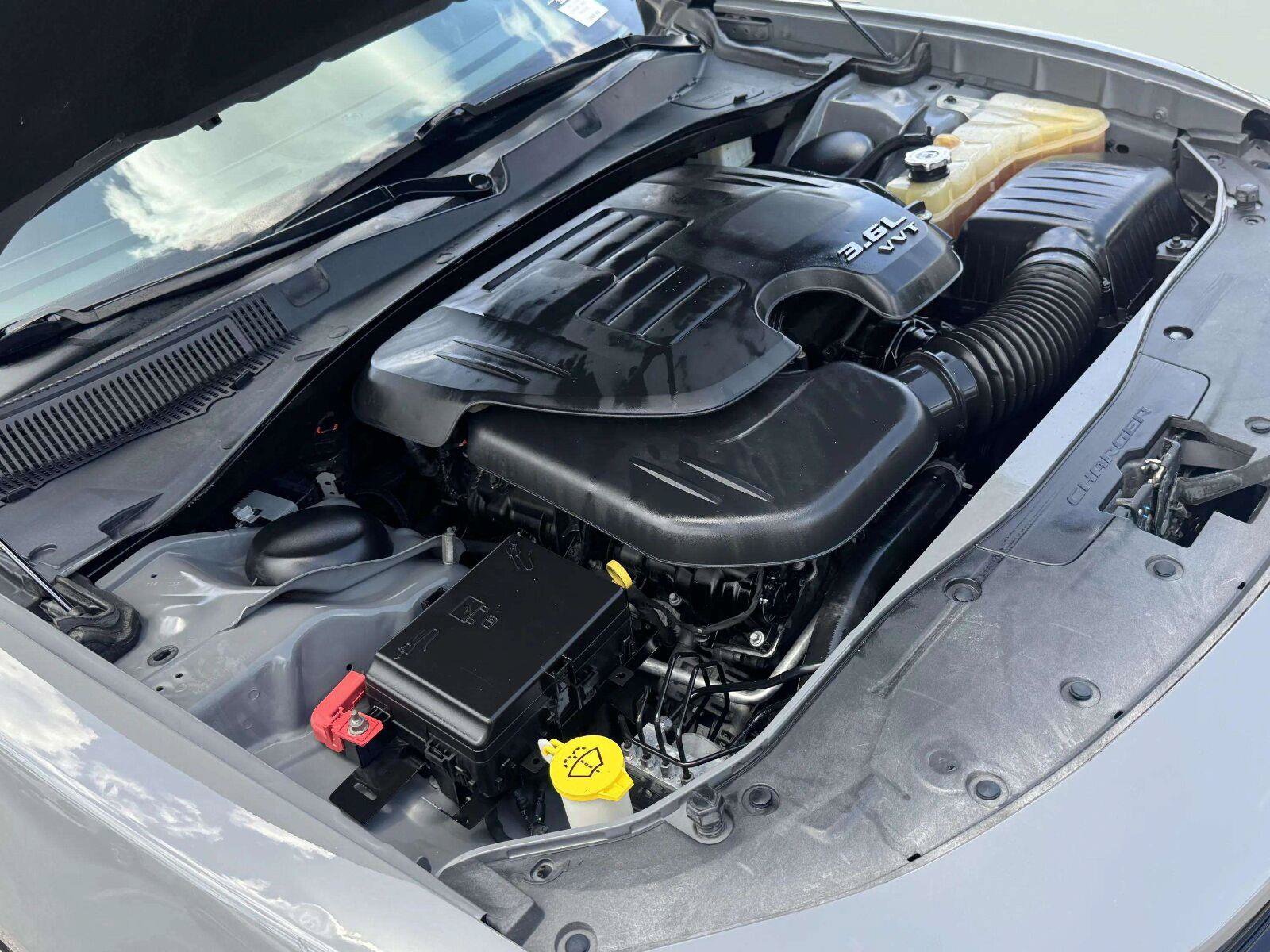 Used 2019 Dodge Charger SXT w/ Plus Group RWD image 61