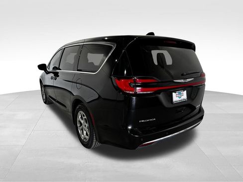 Used 2024 Chrysler Pacifica Limited FWD image 42