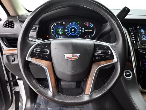 Used 2019 Cadillac Escalade Premium Luxury AWD/4WD image 7