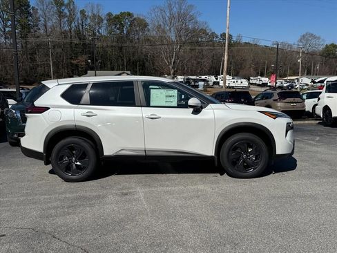 New 2026 Nissan Rogue SV w/ Cold Weather Package FWD image 2