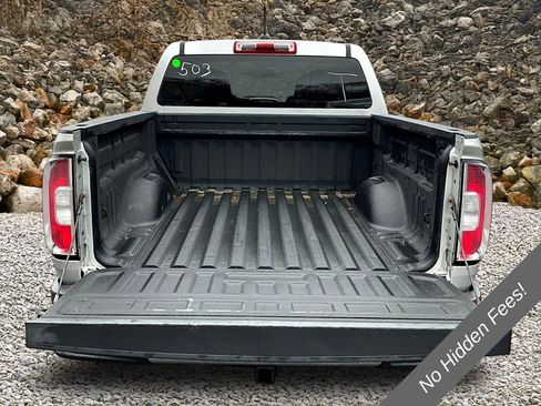 Used 2015 GMC Canyon SLE AWD/4WD image 16