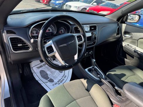 Used 2012 Chrysler 200 Touring FWD image 10