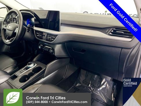 Used 2025 Ford Escape Platinum image 30