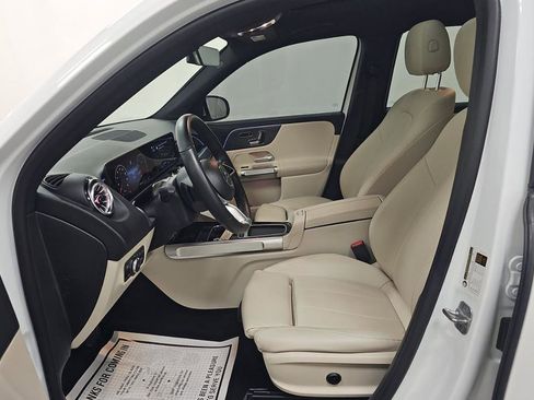Used 2024 Mercedes-Benz GLB 250 4MATIC image 4