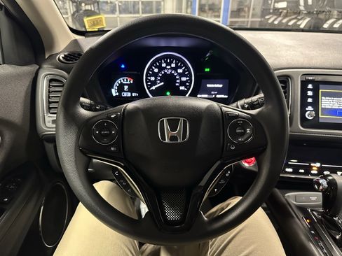 Used 2022 Honda HR-V EX image 8