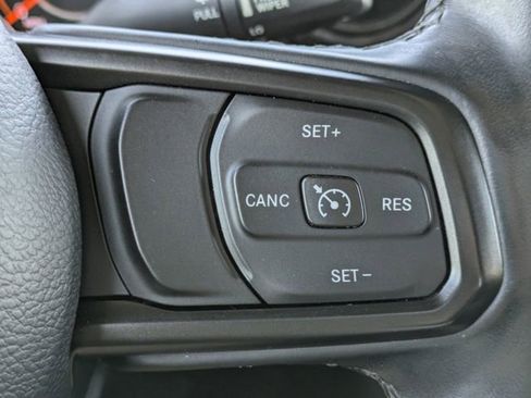 Used 2020 Jeep Gladiator Sport image 27