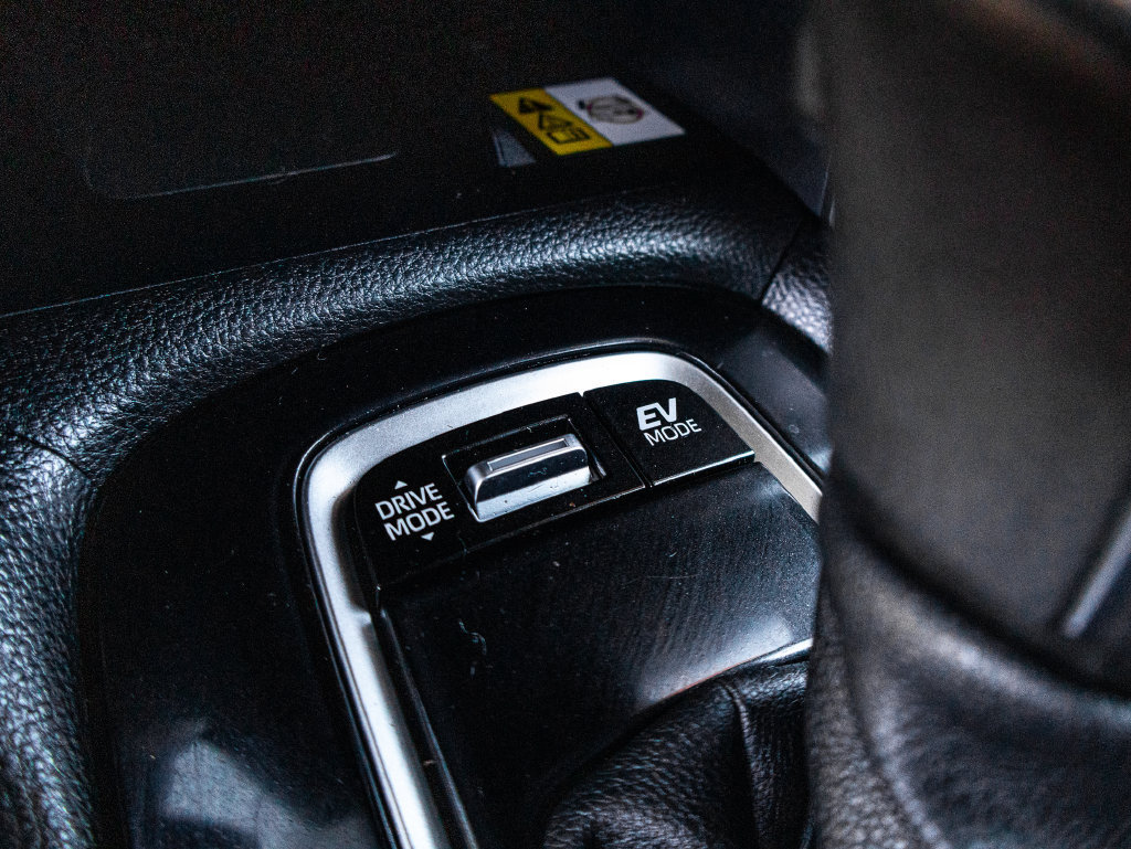 Used 2023 Toyota Corolla Cross AWD Hybrid image 23