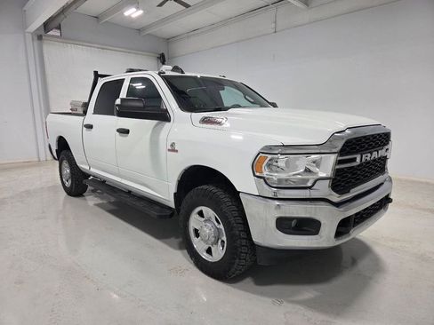 Used 2022 RAM 2500 Tradesman w/ Chrome Appearance Group image 5