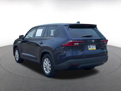 Used 2025 Toyota Grand Highlander FWD image 8