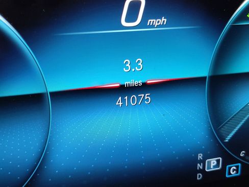 Used 2022 Mercedes-Benz GLB 250 4MATIC image 18