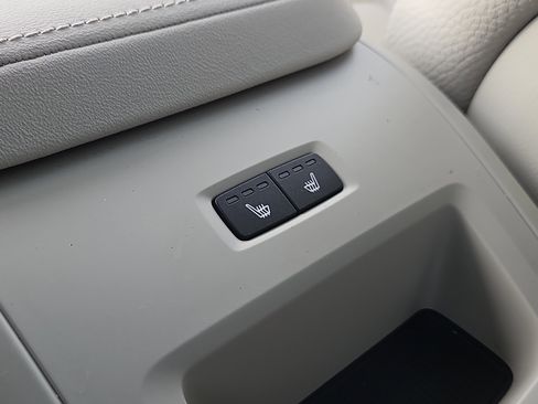 Used 2023 Volvo XC60 B5 Plus w/ Climate Package image 15